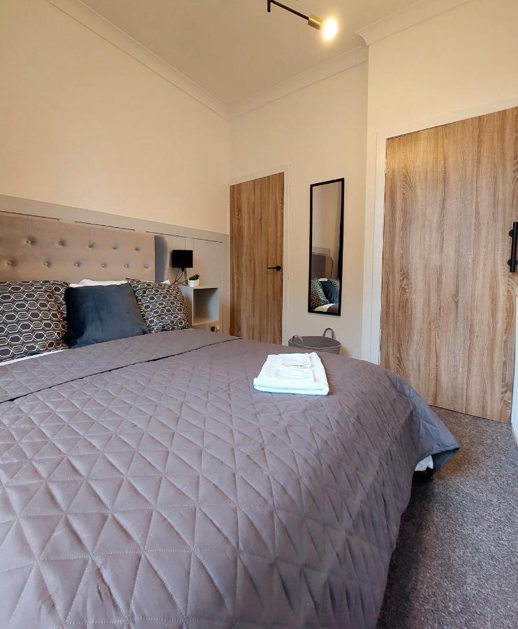 Modern & Bright, G/F, 1Br Apt. Real Hidden Gem Apartman Hamilton Kültér fotó